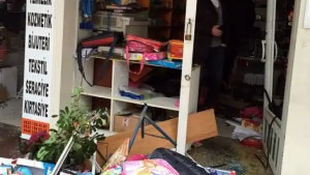 Kocaeli'de kırtasiyede patlama: 2 yaralı