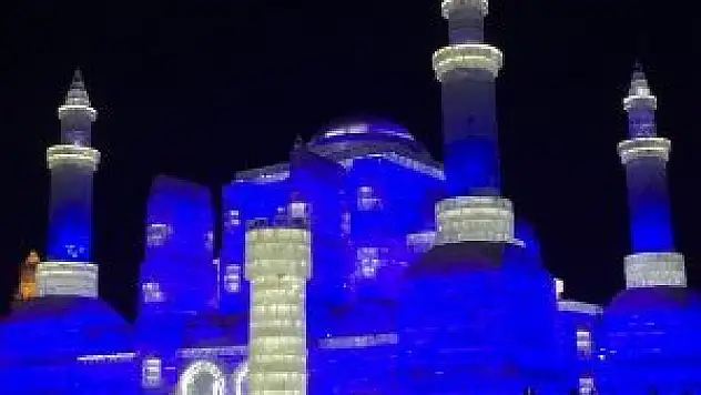 Çin'de buzdan Ayasofya minyatürü