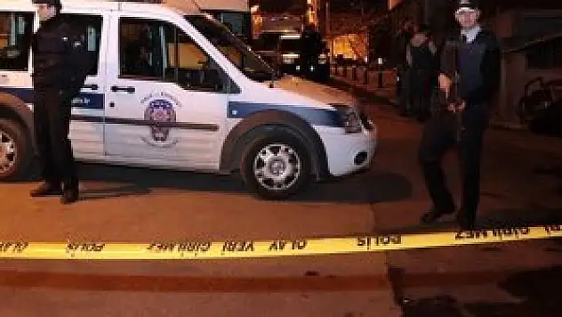 İstanbul'da polis aracına silahlı saldırı