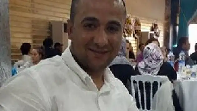 Yol kenarında yarı çıplak halde ölü bulundu!