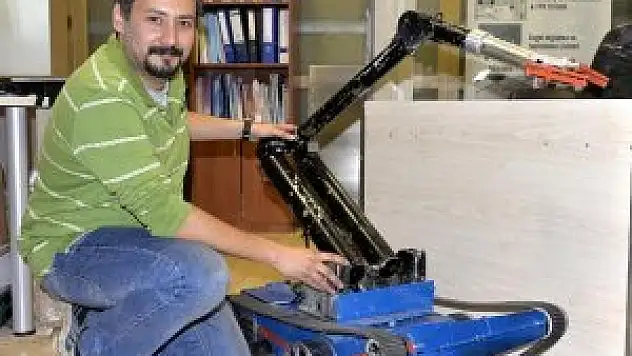 Aracını satıp 'mayın tespit ve bomba imha robotu' üretti