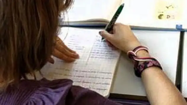 Öğrencilere ev ödevi verenlere soruşturma