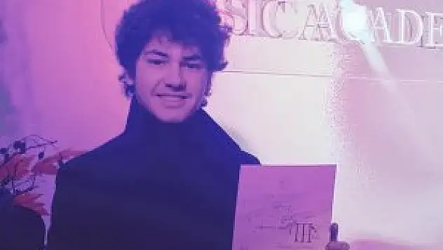 Piyanist Tambi Gürcistan'dan dereceyle döndü