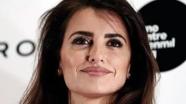 Penelope Cruz lösemili çocuklarla ilgili belgesel çekti