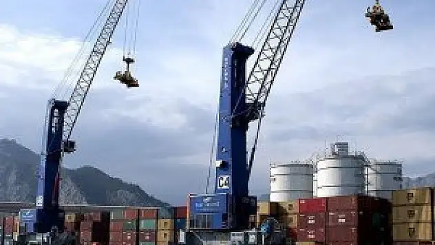 Dış ticaret açığı 2015'te azaldı