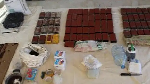 Terör operasyonunda el yapımı patlayıcı ele geçirildi