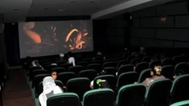 Konya'da çocuklara ücretsiz sinema keyfi