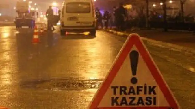 Servis otobüsü, çarptığı yaşlı adamı metrelerce sürükledi