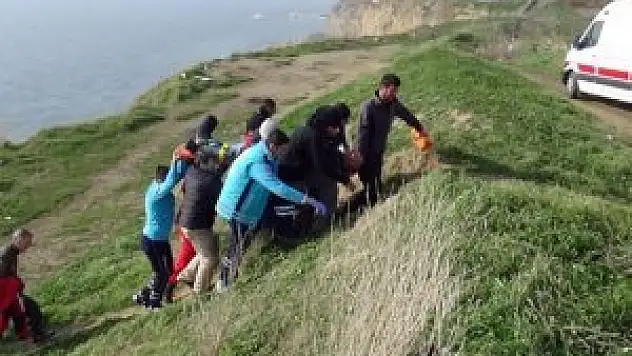 Toprak zemine çakılan yamaç paraşütçüsü ölümden döndü
