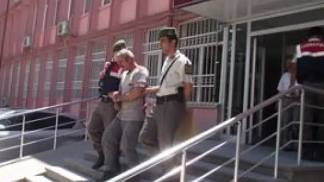 Çaldığı hayvanları kesmek isterken yakalandı