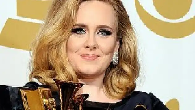 İngiliz şarkıcı Adele'den Trump'a izin yok