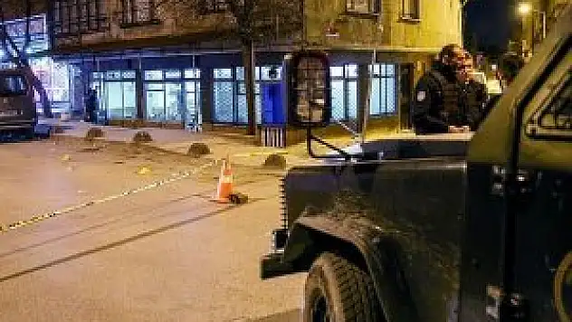 İstanbul'da kahvehaneye silahlı saldırı: 2 yaralı