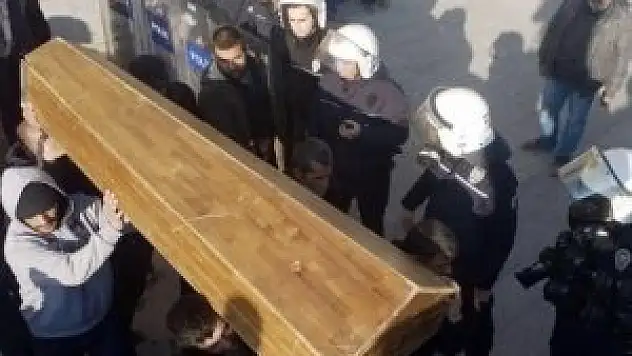 Su kuyusuna düşen çocuk ölü olarak çıkarıldı