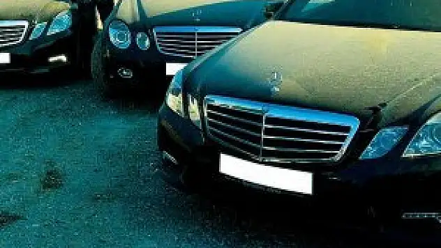 Lüks otolar gümrüğe takıldı