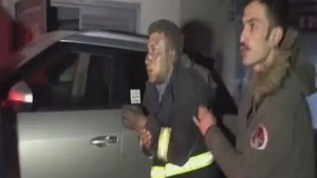 Trafodaki arızayı tamir ederken...