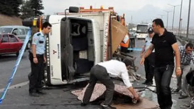 Tem'de kaza: 1 ölü, 10 yaralı
