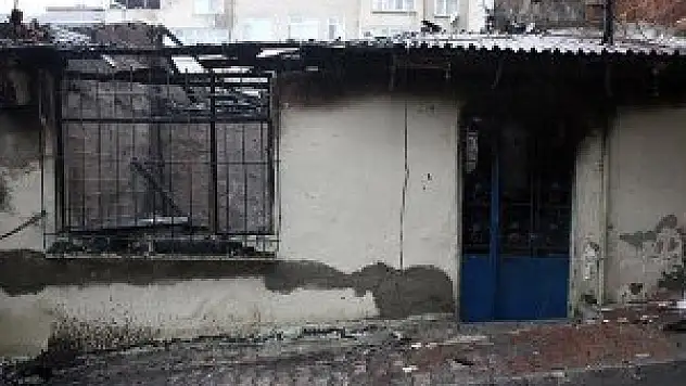 Esenler'deki yangında 2 çocuk yaşamını yitirdi