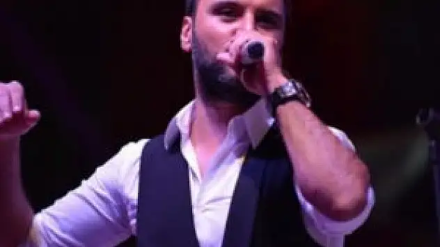 Ünlü sanatçı maç sonu isyan etti