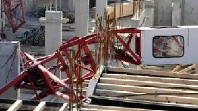 İzmir'de vinç faciası: 1 ölü