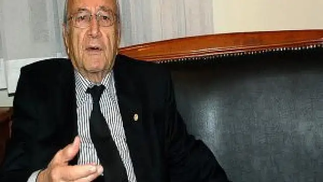 Hıfzı Topuz'un Nazım Hikmet röportajı gün yüzüne çıkıyor