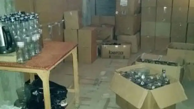 Kaçak içki imalatı yapılan eve operasyon