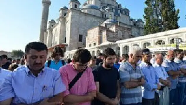 Mısır'da öldürülenler için gıyabi cenaze namazı