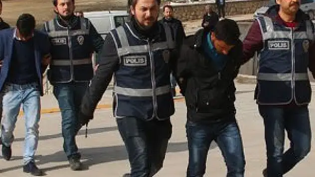 Polisin dikkati öğretmenin 250 bin lirasını kurtardı