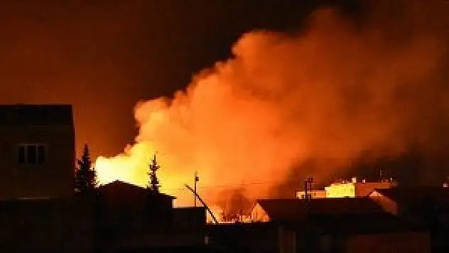 Teröristler okul ve aile destek merkezini ateşe verdi