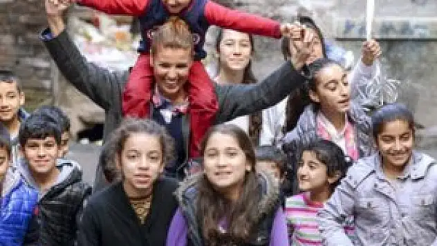 Gülben Ergen Tarlabaşı'nda