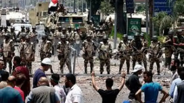 Darbe anayasasını 1982 anayasasına benzettiler