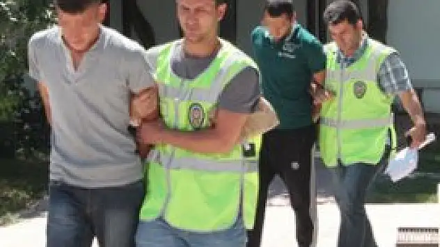 Sahte altın çalan saf hırsızlar tutuklandı