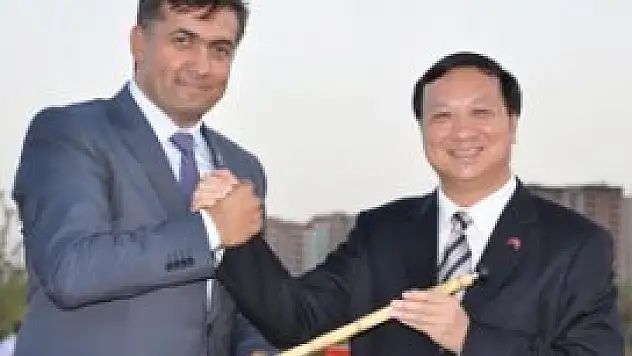 Çin Yuexiu Parkı ve Biyolojik Gölet açıldı