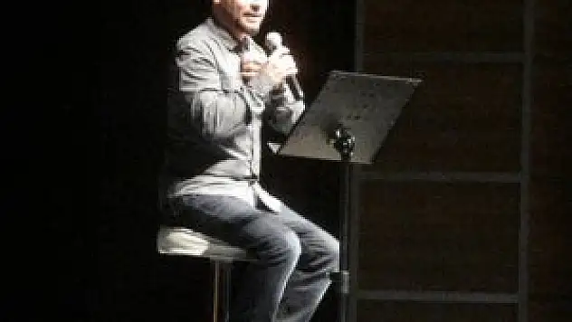 Yazar Kahraman Tazeoğlu, okurlarıyla buluştu