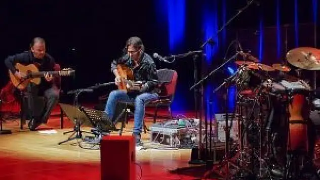 Al Di Meola İstanbul'da konser verdi