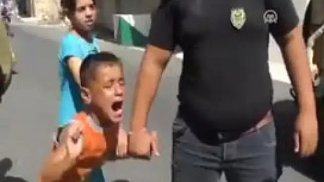 İsrail 5 yaşındaki çocuğu gözaltına aldı!