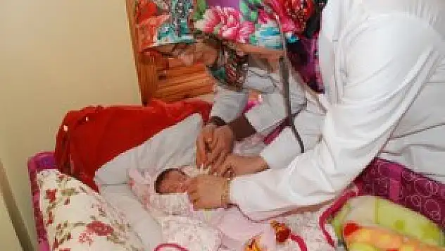 Karatay'da 24 bin 800 bebeğe plaketli karşılama