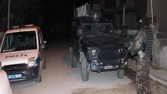 Adana'da terör operasyonu: 9 gözaltı