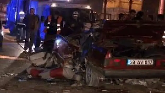 Ankara'da feci kaza, sürücü araçta sıkışarak can verdi!
