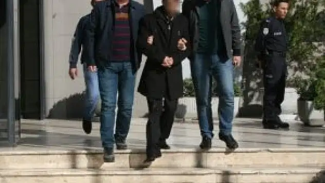 Yardım bahanesiyle temizlik işçilerini dolandırdı