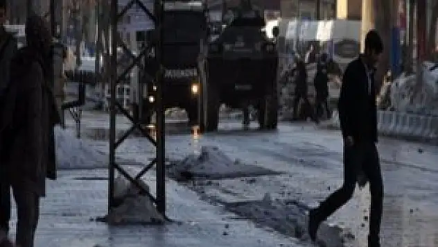 Hakkari karıştı: Çok sayıda gözaltı!