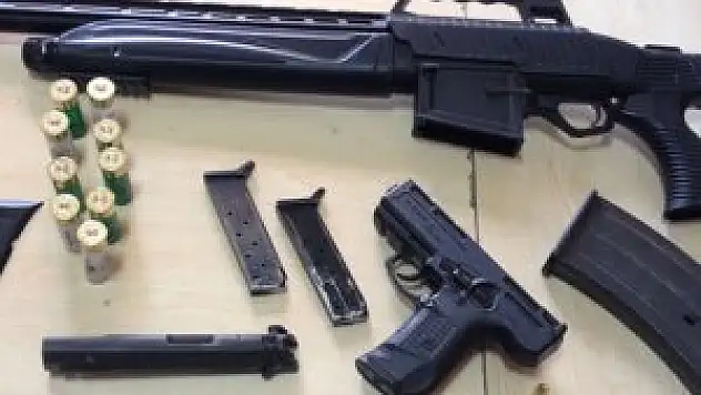 Emekli astsubayın evine giren hırsız yakayı ele verdi