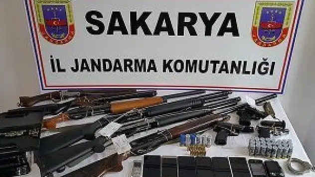 Sakarya'daki silah operasyonunda antika silahlar ele geçirildi