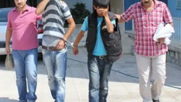 Sakat koluyla hırsızlık yaptı