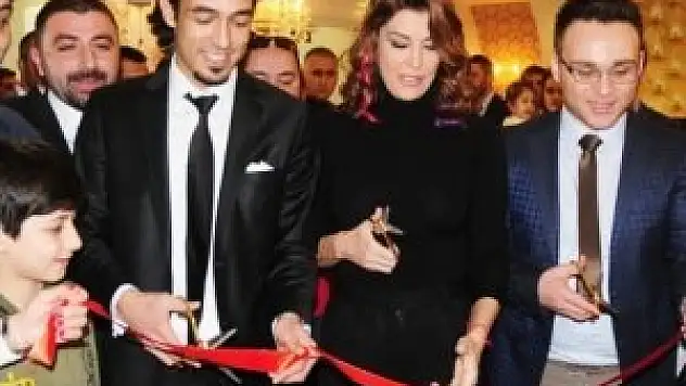 Deniz Akkaya Van'da açılış yaptı