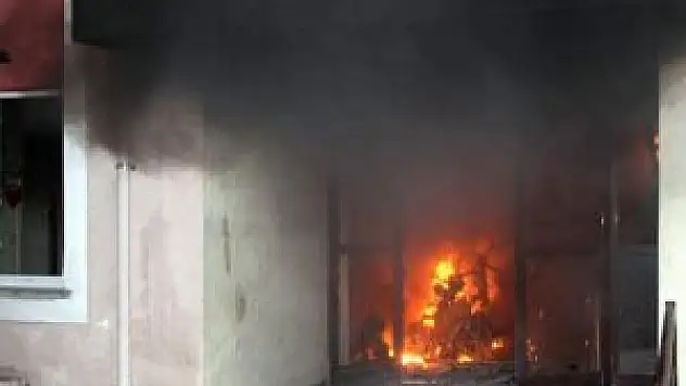 Apartman boşluğunda korkutan yangın! 15 yaralı