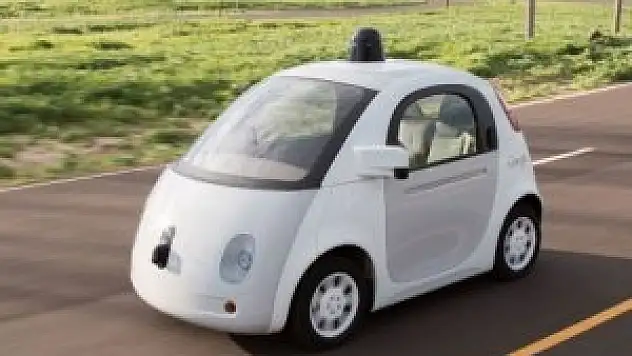 Google'ın sürücüsüz otomobili kaza yaptı