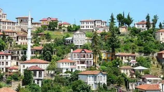 Tarihi Ortamahalle ziyaretçilerin gözdesi