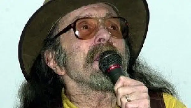 Cem Karaca'nın hayatını anlatan müzikli gösteri izleyiciyle buluştu