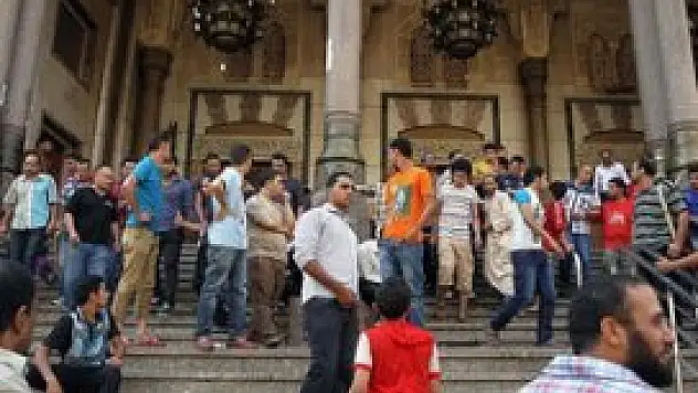 Öğle namazı kurtuluşları oldu