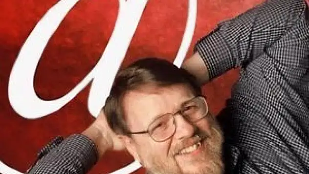 E-posta ve @'in mucidi hayatını kaybetti